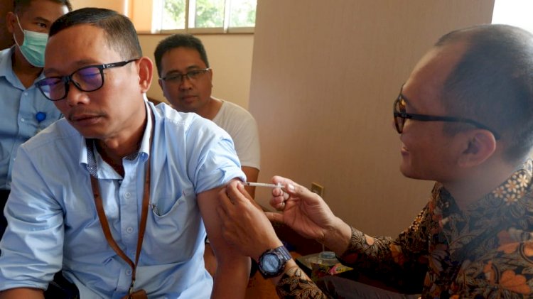 Pelindo III Lakukan Vaksinasi Flu bagi Pegawai