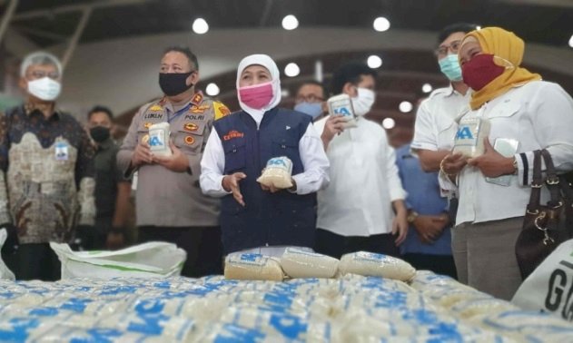 Lumbung Pangan Jatim Diserbu Masyarakat, Gubernur Imbau Belanja Lewat Online