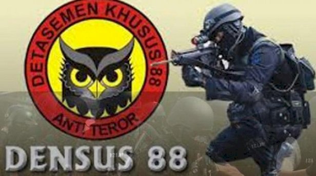 Densus 88 Sergap Teroris di Jalan Kunti Surabaya