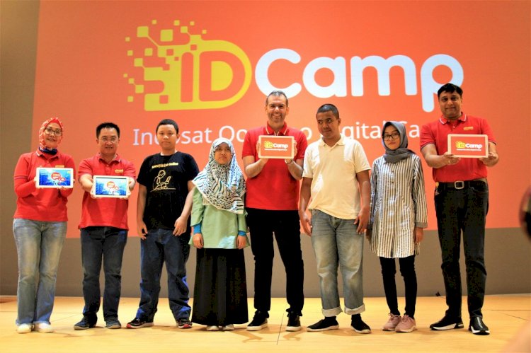 10 Lulusan Terbaik IDCamp Terima Sertifikat