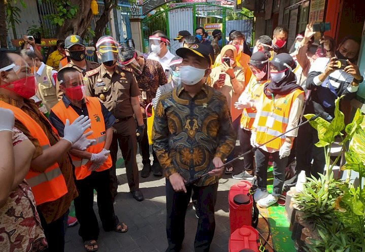 Kunjungi Pasar dan Kampung Tangguh Genteng Surabaya, Menko PMK Beri Apresiasi