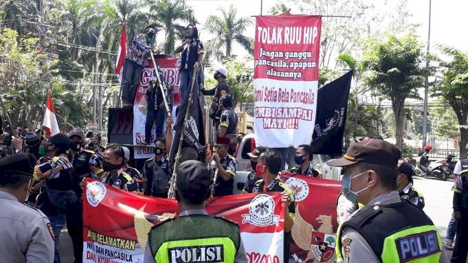 DPRD Jadi Sasaran Demo Tolak RUU HIP
