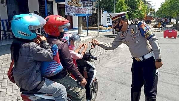 Satlantas Polres Ngawi Dukung Gerakan Jatim Bermasker