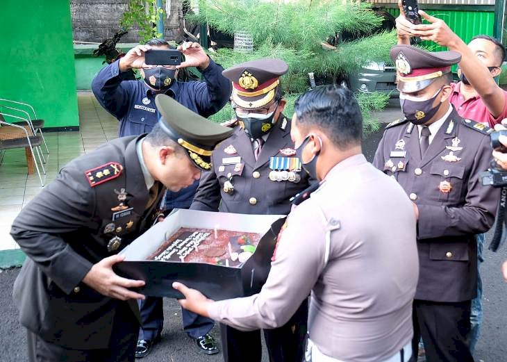 HUT TNI ke-75, Kapolresta Sidoarjo Beri Kejutan
