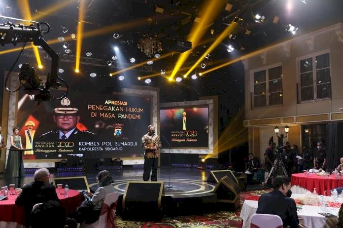 Kapolresta Sidoarjo Terima Indonesia Awards 2020