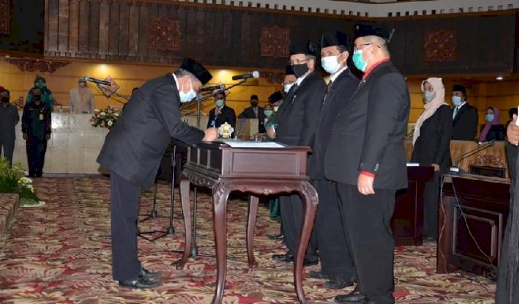 Tiga Anggota DPRD Jatim Hasil PAW Resmi Dilantik