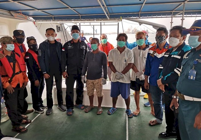 Tabarakan Kapal Penarik Tongkang di Karang Jamuang, Pencarian 5 ABK Belum Buahkan Hasil