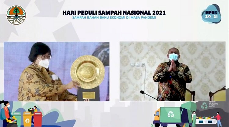 Berhasilan Kurangi Volume Sampah di TPA, Pemkot Surabaya Terima Penghargaan dari Kementerian LHK