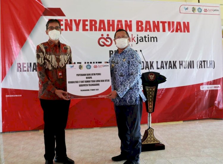 Bank Jatim Rehabilitasi 17 RTLH di Tulungagung