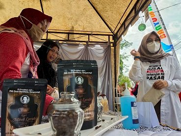 Bupati Ipuk Buka Kembali Festival Cokelat di Doesoen Kakao