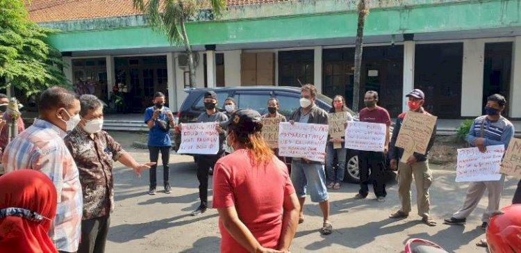PPKM Darurat Bikin Resah, Puluhan PKL di Jombang Demo