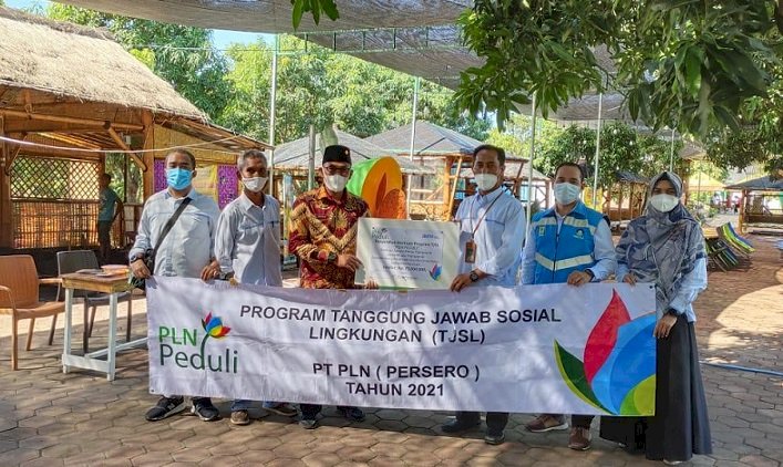 Dukung Perekonomian Masyarakat, PLN Bantu Desa Wisata Hidroponik Oro-Oro Ombokulon Pasuruan