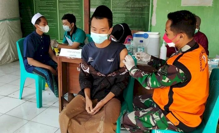 Vaksinasi di Tuban Sasar Kalangan Santri dan  Ponpes