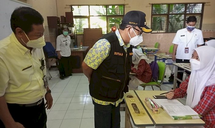Wali Kota Malang Tinjau PTM SD-SMP, Utamakan Prokes Ketat