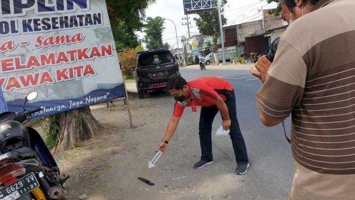 Seberangkan Jalan, Pak Ogah Ditusuk Orang