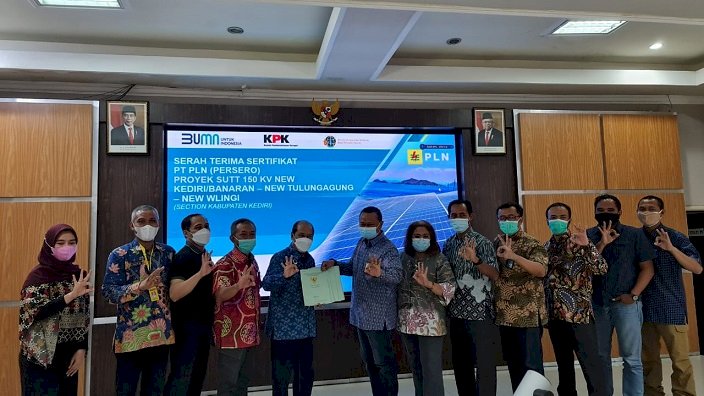 Amankan Aset Negara, PLN Terima 14 Sertifikat dari BPN Kediri