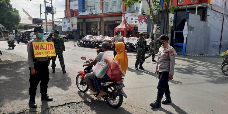 Abaikan 5M, Tim Gabungan Lakukan Edukasi Saat Operasi Yustisi