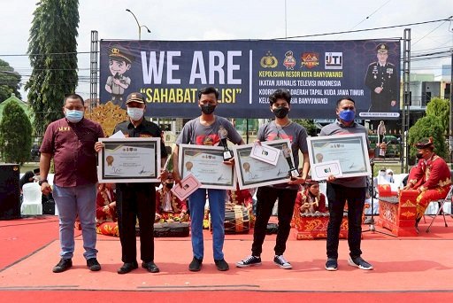 Polresta Banyuwangi Berikan Hadiah Pemenang ‘Asyik Bareng Polisi’