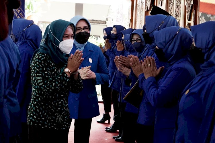 Ning Ita Dukung Perempuan Mojokerto Berdaya Guna