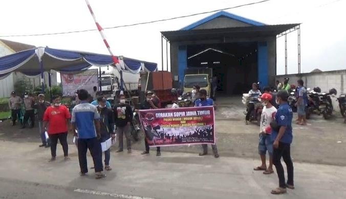 Puluhan Sopir di Jombang Demo Tolak ODOL dan Mafia SRUT