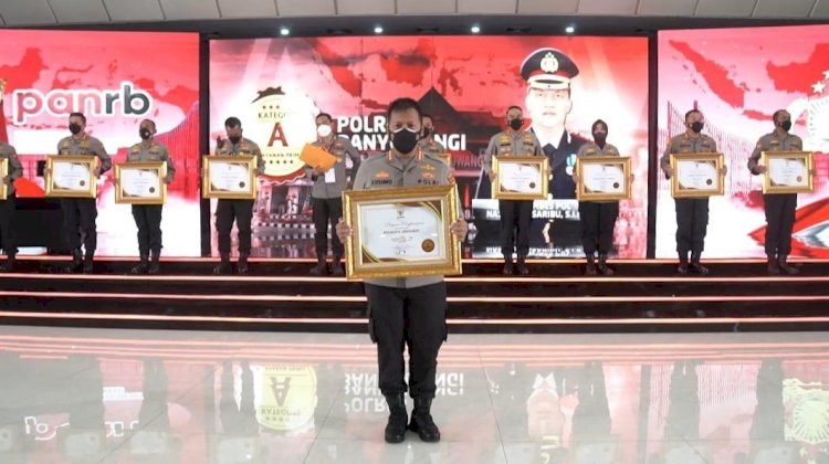 Polresta Sidoarjo Raih Penghargaan Pelayanan Prima