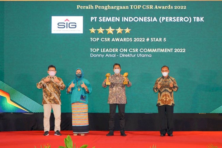 SIG Terima Dua Penghargaan Top CSR Awards 2022