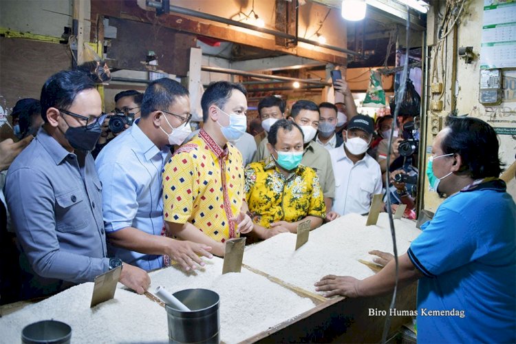 Sidak Pasar di Bogor, Wamendag: Harga Bapok  Aman dan Stabil