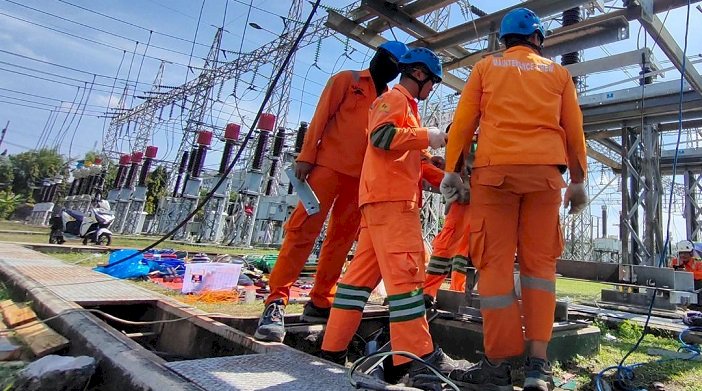 Tingkatkan Performa Penyaluran Energi Listrik, PLN Lakukan Penggantian Material