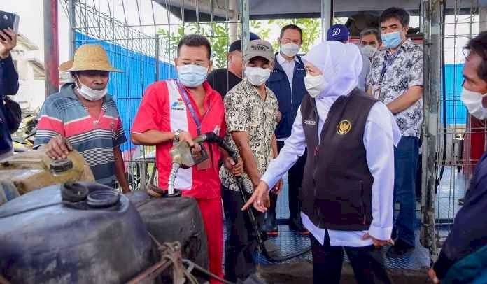 Tinjau Solar bagi Nelayan di  Lamongan,  Gubernur Khofifah Pastikan Stok Aman dan Distribusi Lancar