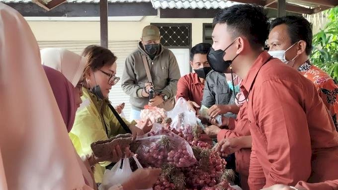 Operasi Pasar Lumbung Pangan Jatim,  Digelar di 5 Titik, Antusias Diserbu Masyarakat