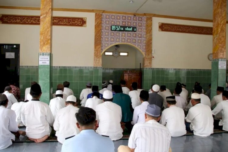 Warga Binaan Lapas Banyuwangi Salat Ghaib untuk Korban Gempa Cianjur