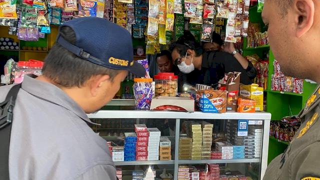 Satpol PP Kota Batu Gelar Operasi Gabungan,  Amankan 2.480 Batang Rokok Tanpa Cukai