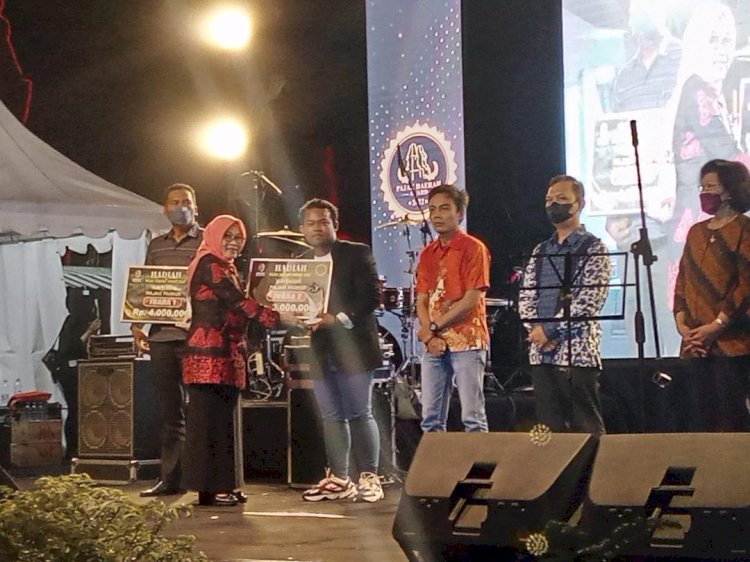 Vokalis Anji Meriahkan Pajak Daerah Award