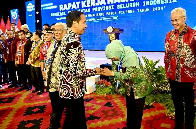 Rakernas APPSI di Balikpapan  Gubernur Khofifah Sampaikan  Iklim Investasi  Jawa Timur Kondusif