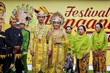 Festival Pengantin Tampilkan Rias Tradisional Nusantara