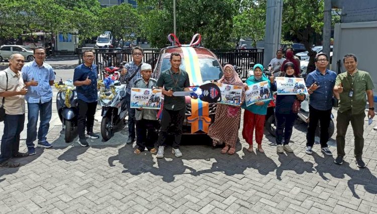BRI Kapas Krampung Serahkan Hadiah Mobil dan Motor Pemenang Undian PHS Periode II 2022