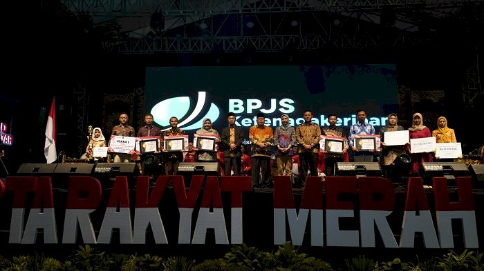 Puncak Peringatan HUT KemerdekaanRI di Kota Blitar, BPJS Ketenagakerjaan Serahkan Klaim Manfaat
