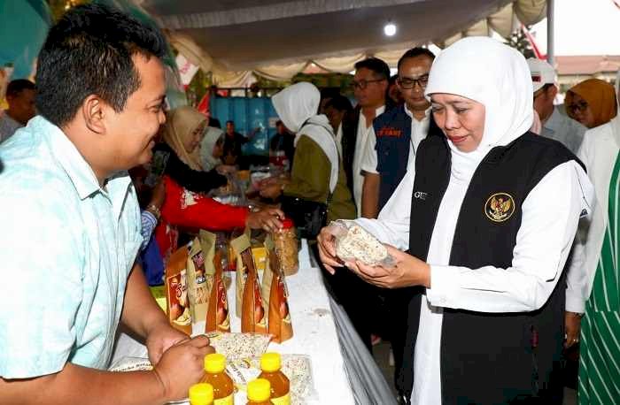 Gelar Operasi Pasar Murah di Jombang, Khofifah: Upaya Stabilkan Harga Bahan Pokok Utamanya Beras
