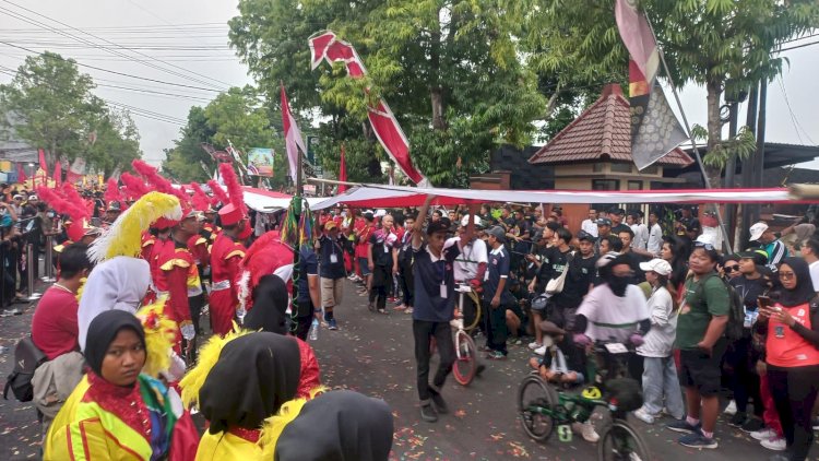 Merah Putih 178 Meter Hiasi Gerak Jalan Mojokerto-Surabaya
