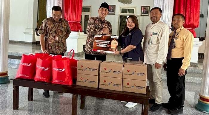 SKK Migas-PHE WMO Gelontor 1.000 Paket Sembako untuk Korban Banjir Bangkalan, Pj Bupati Pastikan Tepat Sasaran
