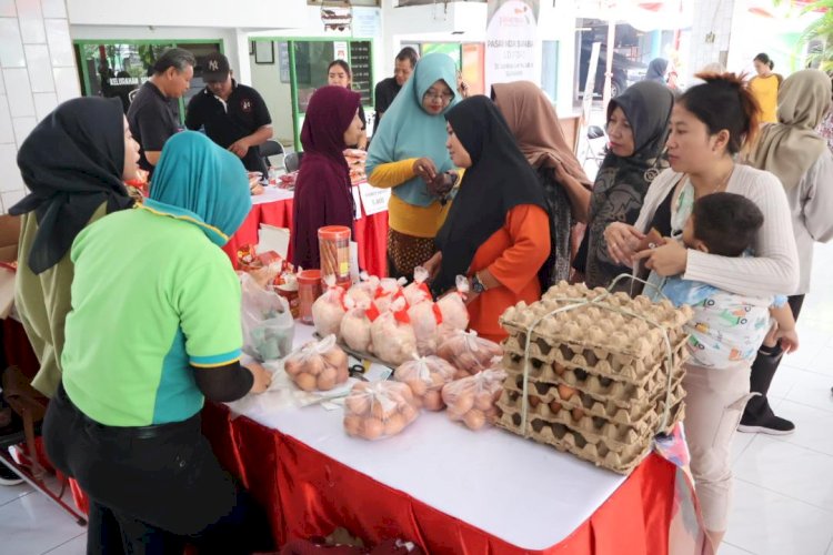 Pemkot Gelar Pasar Murah di Surabaya Barat