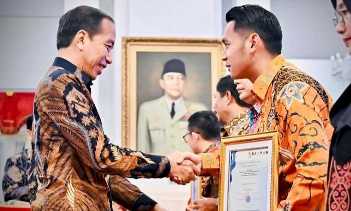 Bupati Tuban Terima Penghargaan SPBE dari Presiden Joko Widodo