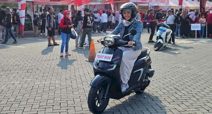 Ribuan Pecinta Honda Vario 160 Ramaikan Parade Vario 160 di Madiun