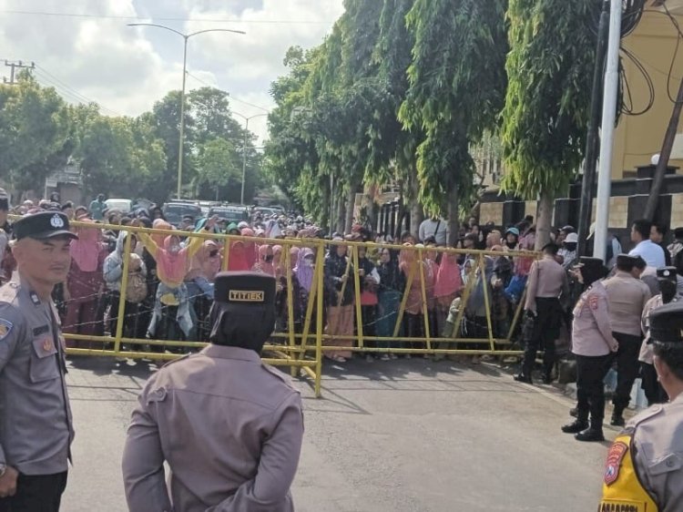 Ratusan Petani Pakel Kembali Serbu Polresta Banyuwangi