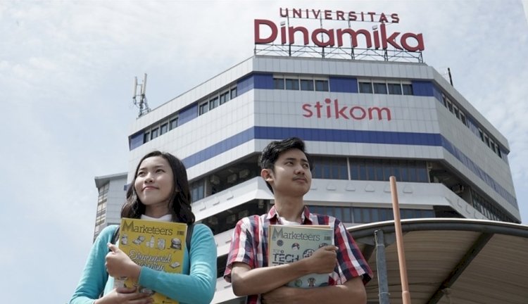 Universitas Dinamika Tebar Beasiswa 100 Siswa Berprestasi