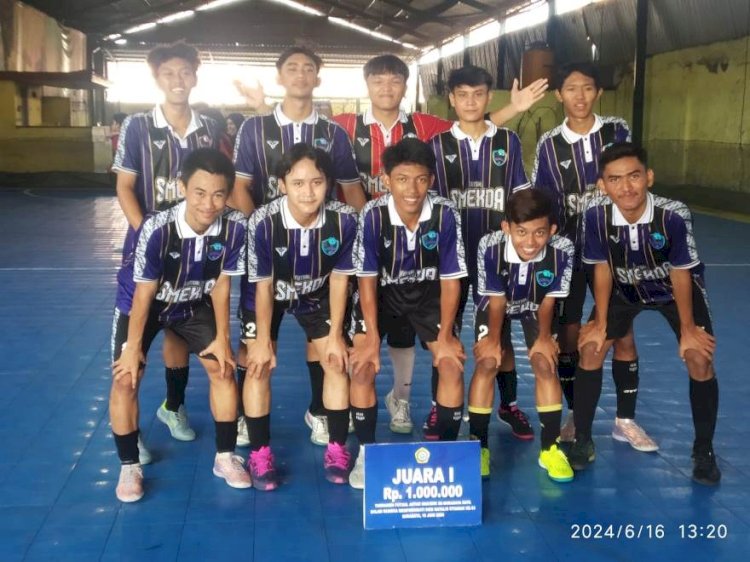 Turnamen Dies Natalis 34 Stiamak, SMKN 2 Surabaya Rebut Juara I Futsal