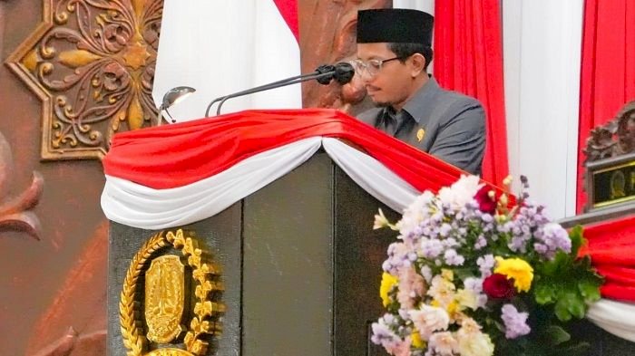 Penyampaian Pendapat Raperda Pertanggungjawaban APBD TA 2023 Banggar Kritisi Kinerja BUMD