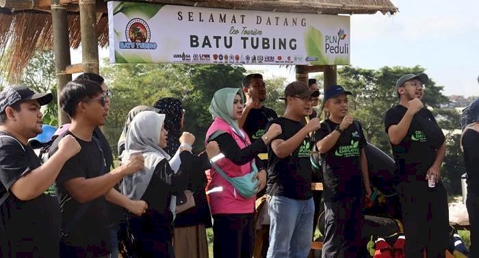 Program Employee Green Involvement Memperingati HLHI 2024, Srikandi PLN UIP JBTB Bersih-Bersih Sungai Gedang Klutuk