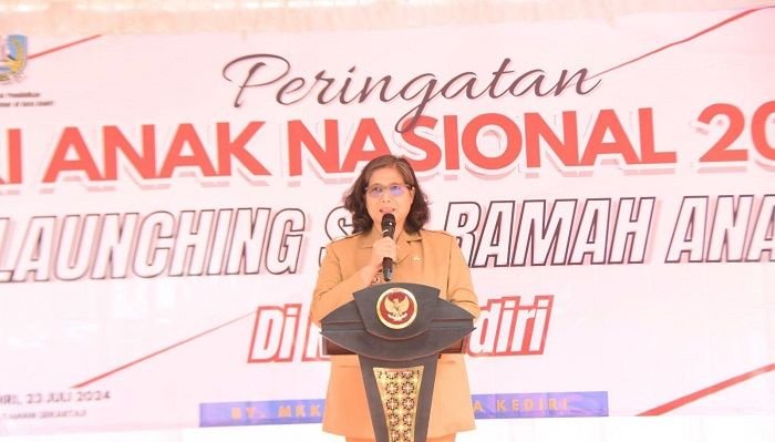 Hadiri Peringatan  HAN Ke-40, Pj Wali Kota Kediri Launching SLB Ramah Anak, Beri  Santunan dan Bantu Kain Seragam