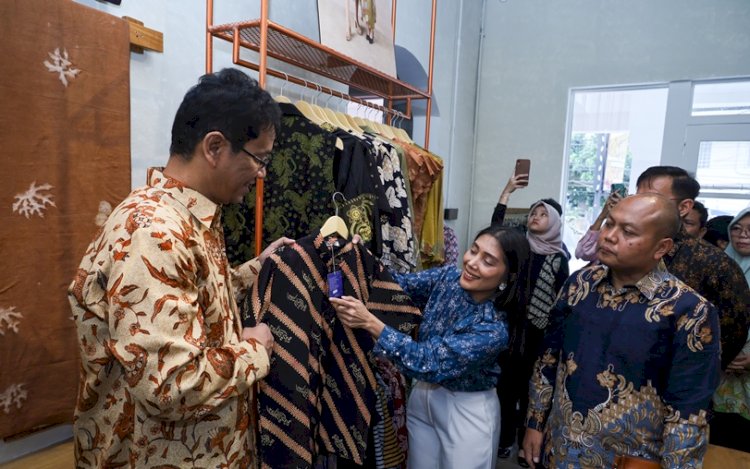 Dukung UMKM, LPS Resmikan Rumah Batik Fractal di Sukabumi